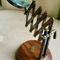 ذره بین تاشو رو میزی