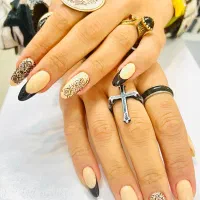 کاشت ناخن ۳۵۰ تخفیف ویژه+خدمات تخصصی