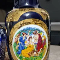 گلدان سرمه ای و تنگ شراب خوری