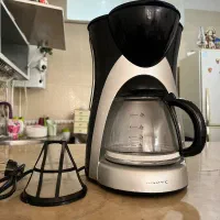 قهوه جوش و میز تلفن