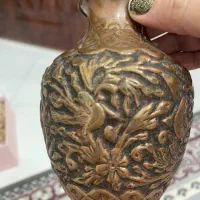 دو تا قندون‌ویک گلدان مسی کنده کاری شده اصل