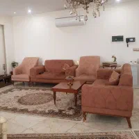مبل راحتی ۷ نفره و میز جلو مبلی و میز تلویزیون