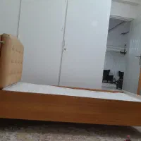 کمد و تخت و تشک و جالباسی نوجوان مارک اپادانا