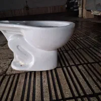 توالت فرنگی در حد نو