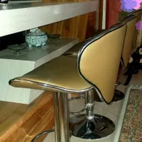 سه عدد صندلی پدالی اپن آشپزخانه