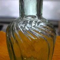 گلدان شیشه ای سنتی