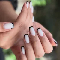 کاشت ناخن و آموزش