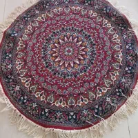 پادری گرد یک جفت