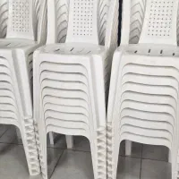 صندلی پلاستیکی در حد نو