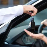 مربی آموزشگاه رانندگی