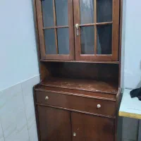کتابخانه و میز تحریر