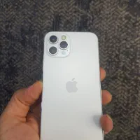 ایفون 12pro سفید