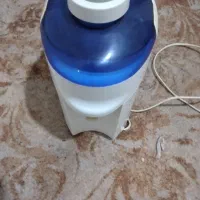 یک عدد آبمیوه گیری قوی به فروش میرسد