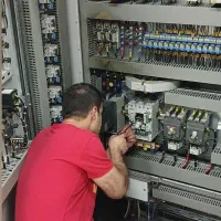 تعمیرات برق صنعتی و تعمیرات برد الکترونیکی