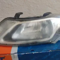 یک عدد چراغ جلو ساینا
