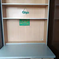 میز تحریر و کامپیوتر