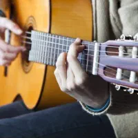 آموزش تخصصی گیتار از صفر تا حرفه ای