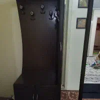 جاکفشی و جا لباسی کاملا سالم