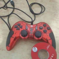 یک عدد دسته بازی کامپیوتری