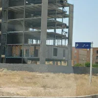آپارتمان در حال ساخت / خ ابن سینا / نیمه خام