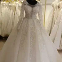 لباس زیبا‌