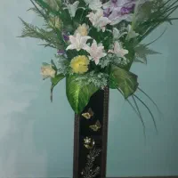 پایه گل و گل مصنوعی