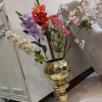 گل و گلدان