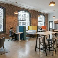 دفتر-82-متری-ستاری-باهنر-فول-امکانات