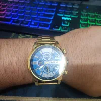 ساعت طرح سه موتوره