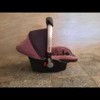صندلی نوزاد یا کریر