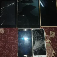 تعدادی تبلت وگوشی خاموش