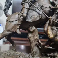 مرد مبارز مجسمه برنز