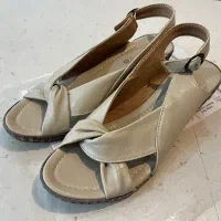 صندل زنانه طبی نیکتا رنگ استخونی سایز ۳۸و۳۹