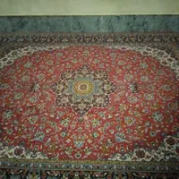 دو عدد فرش یکی ماشینی یکی دست بافت|فرش|مراغه, |دیوار