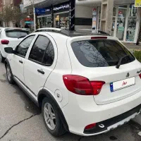 کوییک r سفید مشکی401