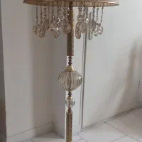 آباژور ایستاده