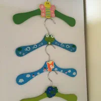 چوب لباسی چوبی کودک