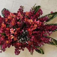 گل اقتصادی رومیزی، روقبری مزار برای خاکسپاری هفته