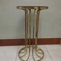میز پایه بلند طلایی