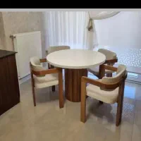 شاگرد ماهر یا نیمه ماهر رنگ کاری چوب