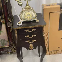 تلفن آنتیک سالم و میز تلفن