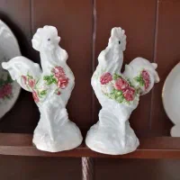 یک جفت مجسمه چینی خروس گلسرخی نو و سالم
