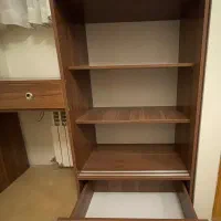 کتابخانه و میز تحریز