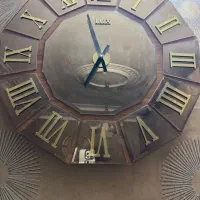 ساعت دیواری اتاق