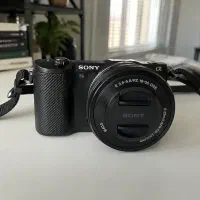 دوربین Sony A5100 تمیز مناسب ولاگ و عکاسی حرفه‌ای