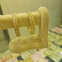 طلا و جواهرات