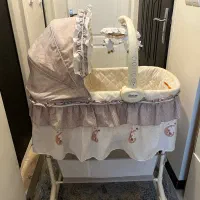 تخت گهواره ای نوزاد