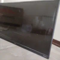 تلویزیون ایکس ویژن ۴۳ اینچ شکسته