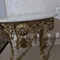 میز برنزی