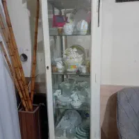 ائینه و گنجه سفید.